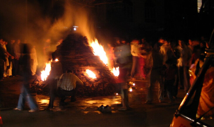 इस बार होली दहन होगा खास, 60 साल बाद आया है ये दिन इस बार होली दहन होगा खास, 60 साल बाद आया है ये दिन
