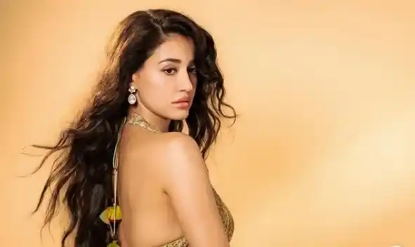 Disha Patani के साथ मस्ती करती दिखीं टाइगर श्रॉफ की बहन Disha Patani के साथ मस्ती करती दिखीं टाइगर श्रॉफ की बहन