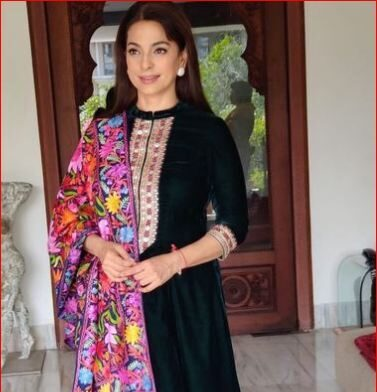 Juhi Chawla photo