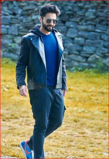 हॉट स्पॉट jackky bhagnani