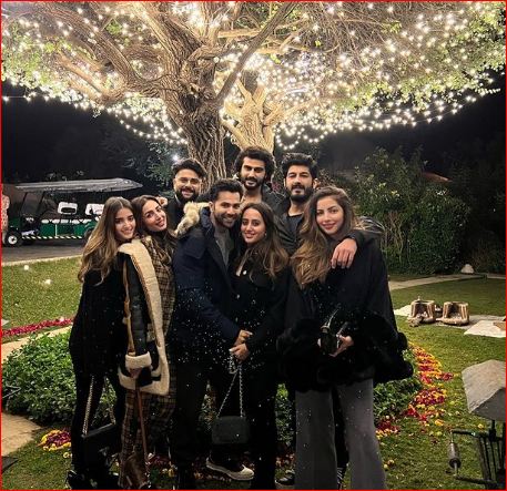 malaika arora shared photo of new year celebration with boyfriend arjun kapoor and special friends on insta