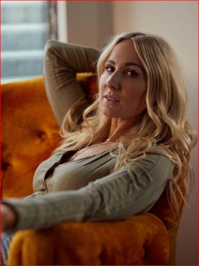 About the life of American famous comedian actress Nikki Glaser About the life of American famous comedian actress Nikki Glaser