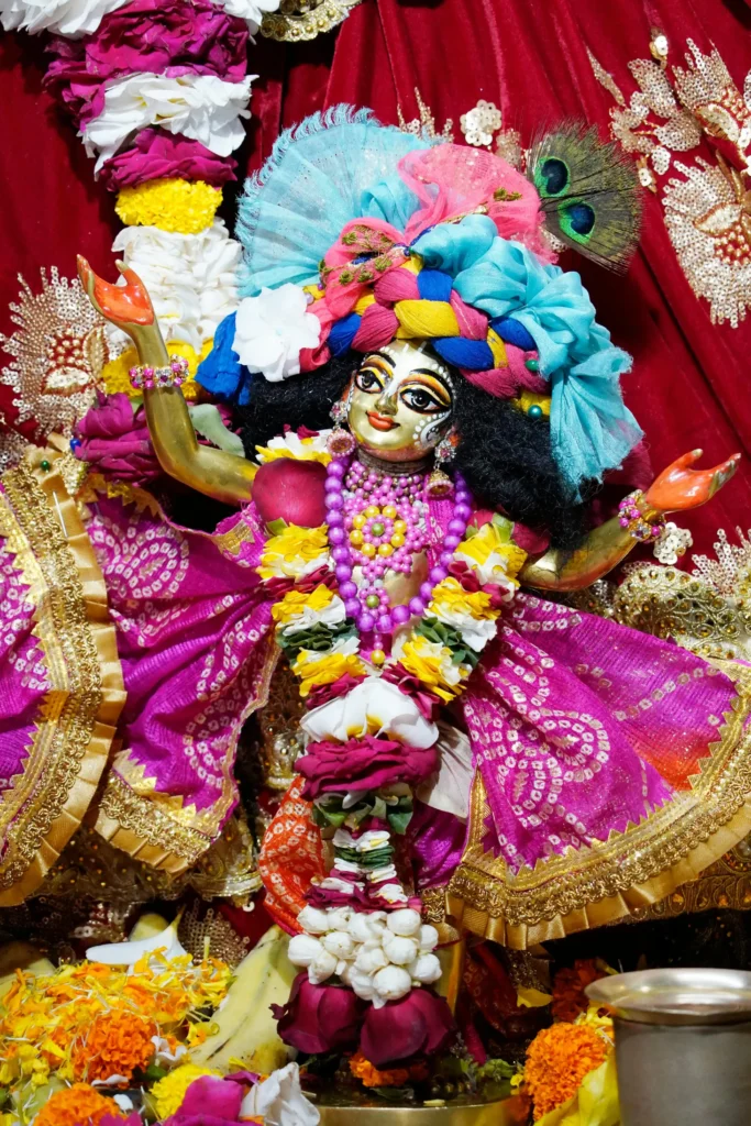 बाल रूप में भगवान कृष्ण की प्यारी और दिव्य श्री कृष्ण फ़ोटो